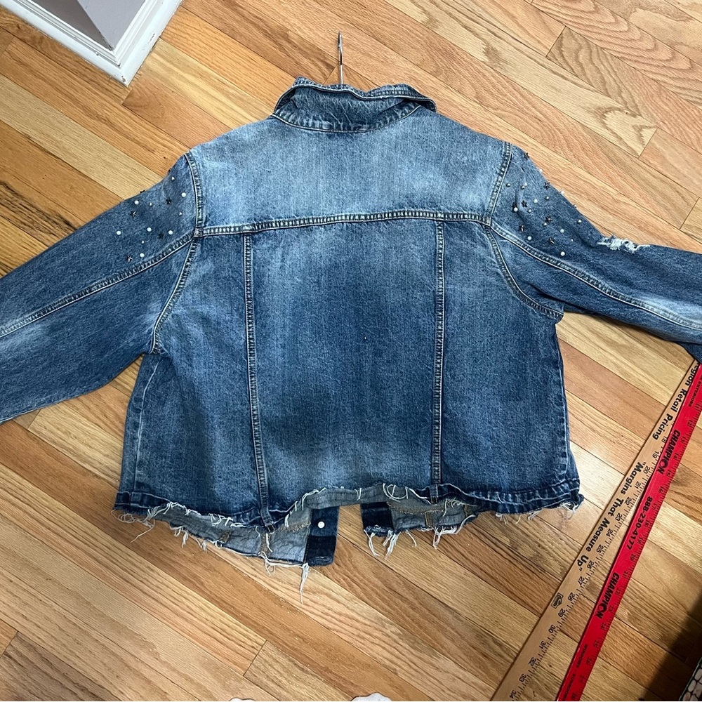 Gunmetal Star and Pearl Studded Denim Jacket 2x Boutique - Picture 12 of 16